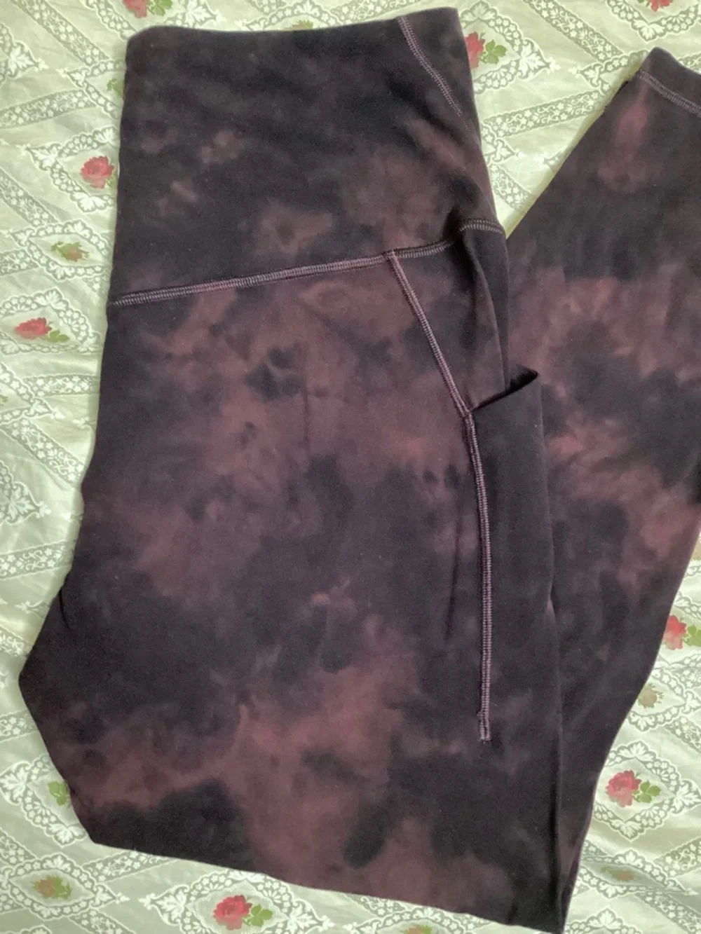 Lululemon Tie-Dye High-Waist Leggings - Plum/Black 12 - Picture 5 of 9